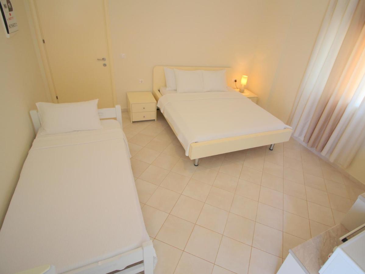 Sunset Apartments Berdenesh Sarandë Eksteriør bilde